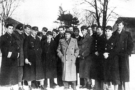 Drugi od lewej – Karol Wojtyła, w środku Kazimierz Foryś – 1938 r.